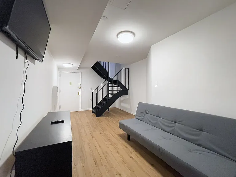 407 W 51st St #1E — Photo 13