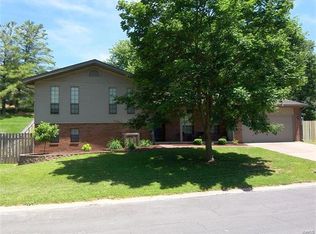 69 Glendale Dr, Glen Carbon, IL
