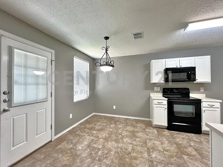 1412 Anna Lea Ln — Photo 3