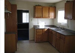 2nd image of 745 W 18th St