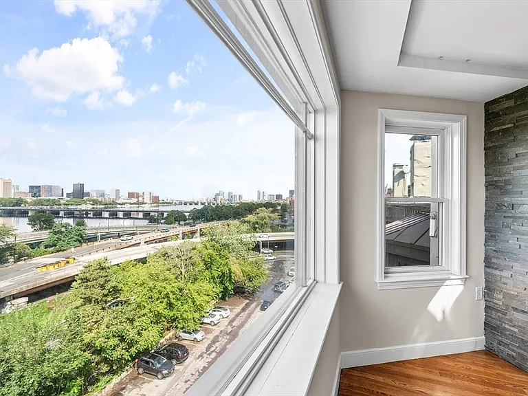 25 Bay State Rd #6 — Photo 1