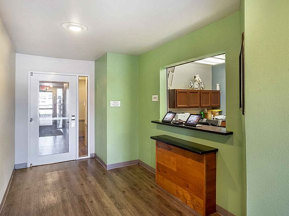 Lobby and Guest Check-in