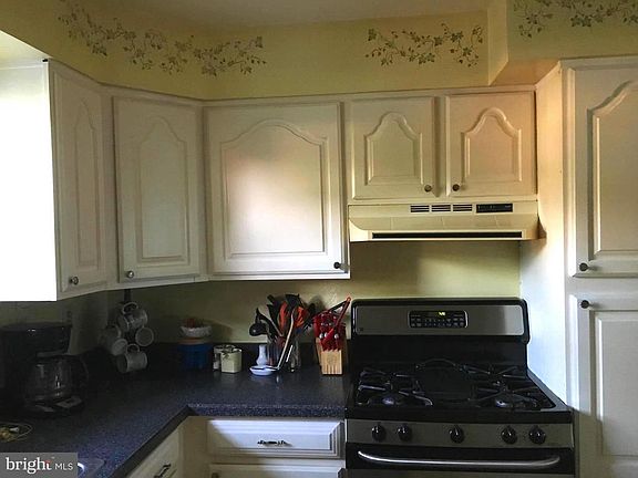 4th image of 1217 Aster Dr