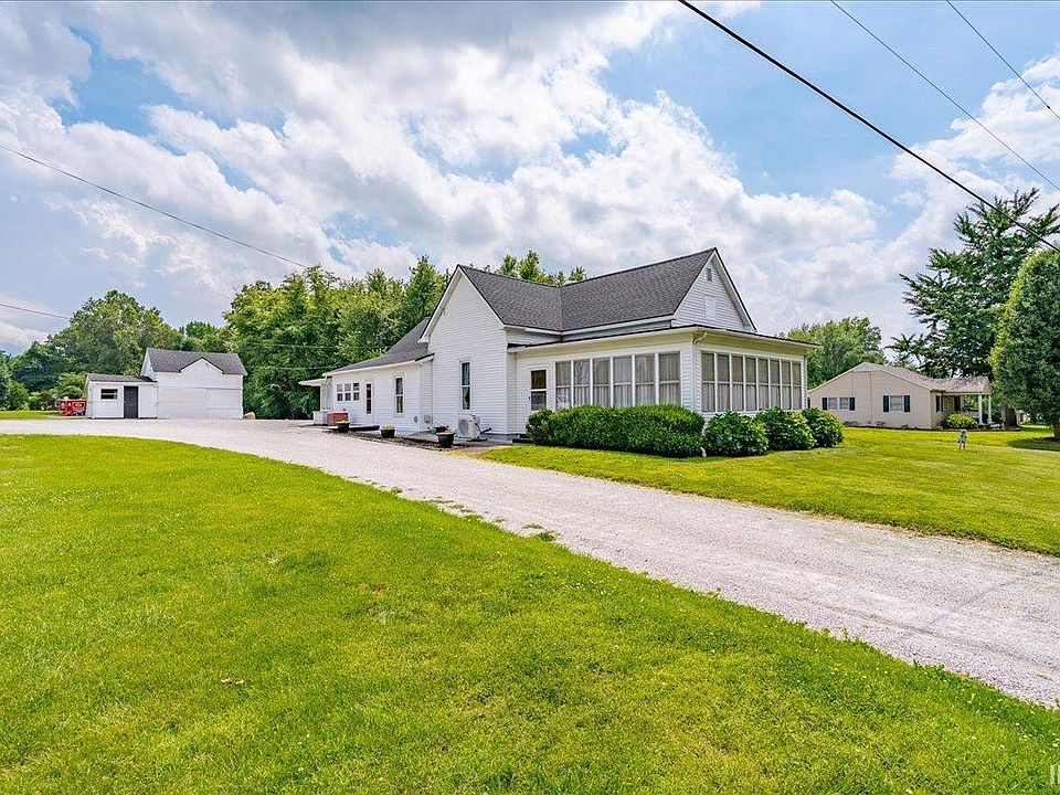 1st image of 2811 E Degonia Rd