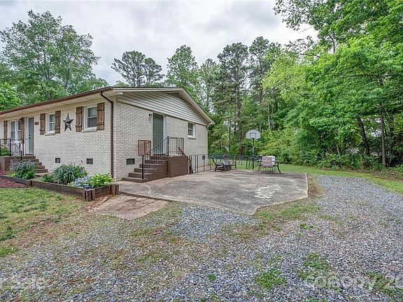 4th image of 603 S Skyland Dr