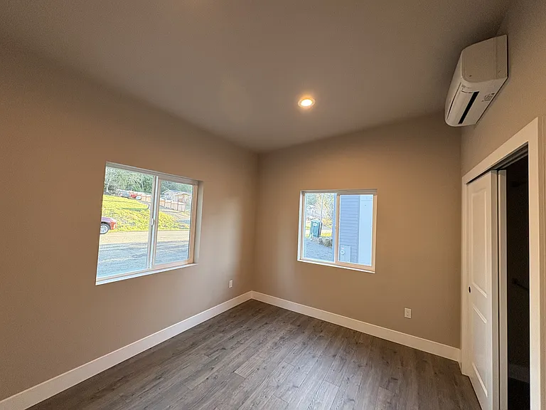 1680 SE Crescent Dr — Photo 5