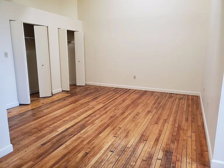 Charming Apartments in Prime Lancaster City Location - Walking distance of Central Market! — Photo 2