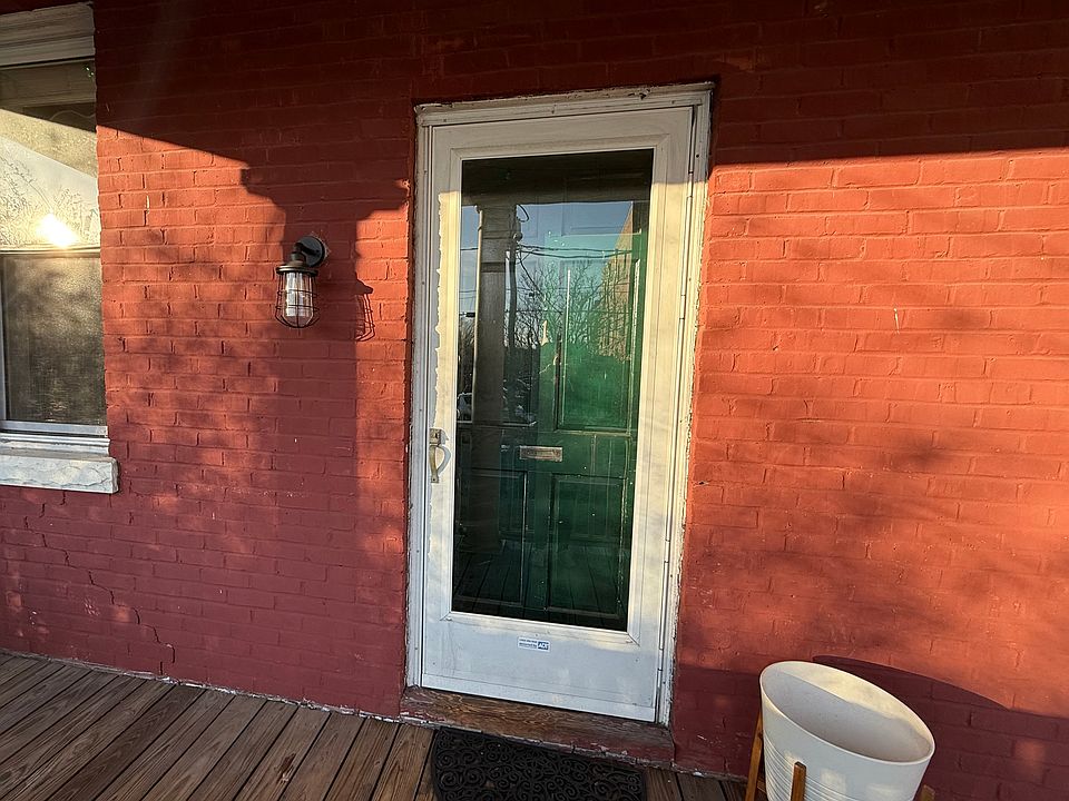 1st image of 808 Brandon Ave #1