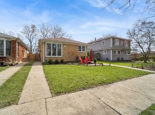 933 McDaniel Ave, Evanston, IL 60202