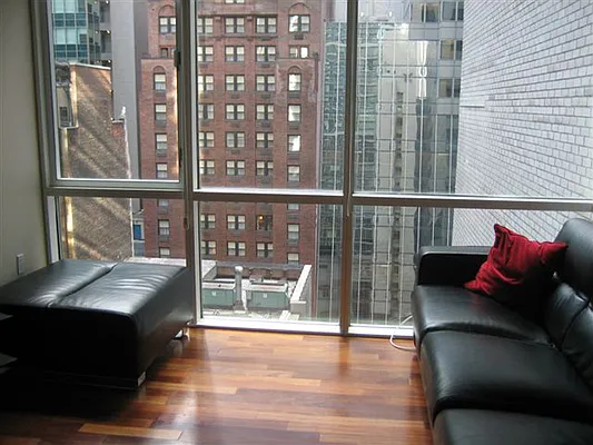 Rented by Sotheby's International Realty | media 18