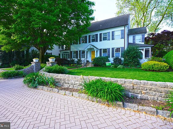 3rd image of 240 2nd St