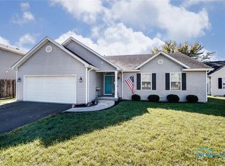 1025 Crystal Meadows Ct, Findlay, OH 45840