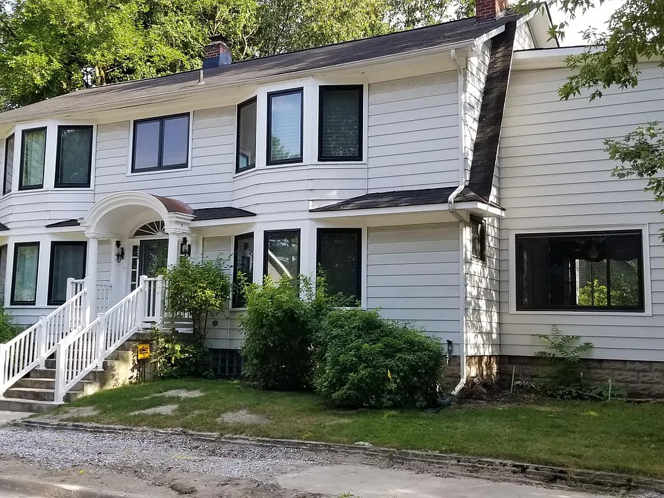 Entire Upper Floor is Yours!