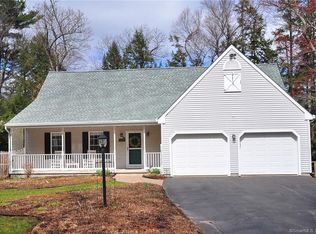 112 Farms Village Rd, Simsbury, CT 06070