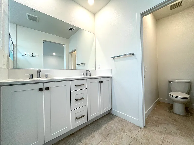 1645 W Lincoln Ave #101 — Photo 18