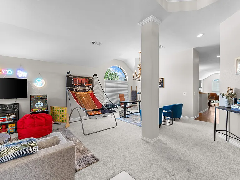 11350 Balcones Dr — Photo 42