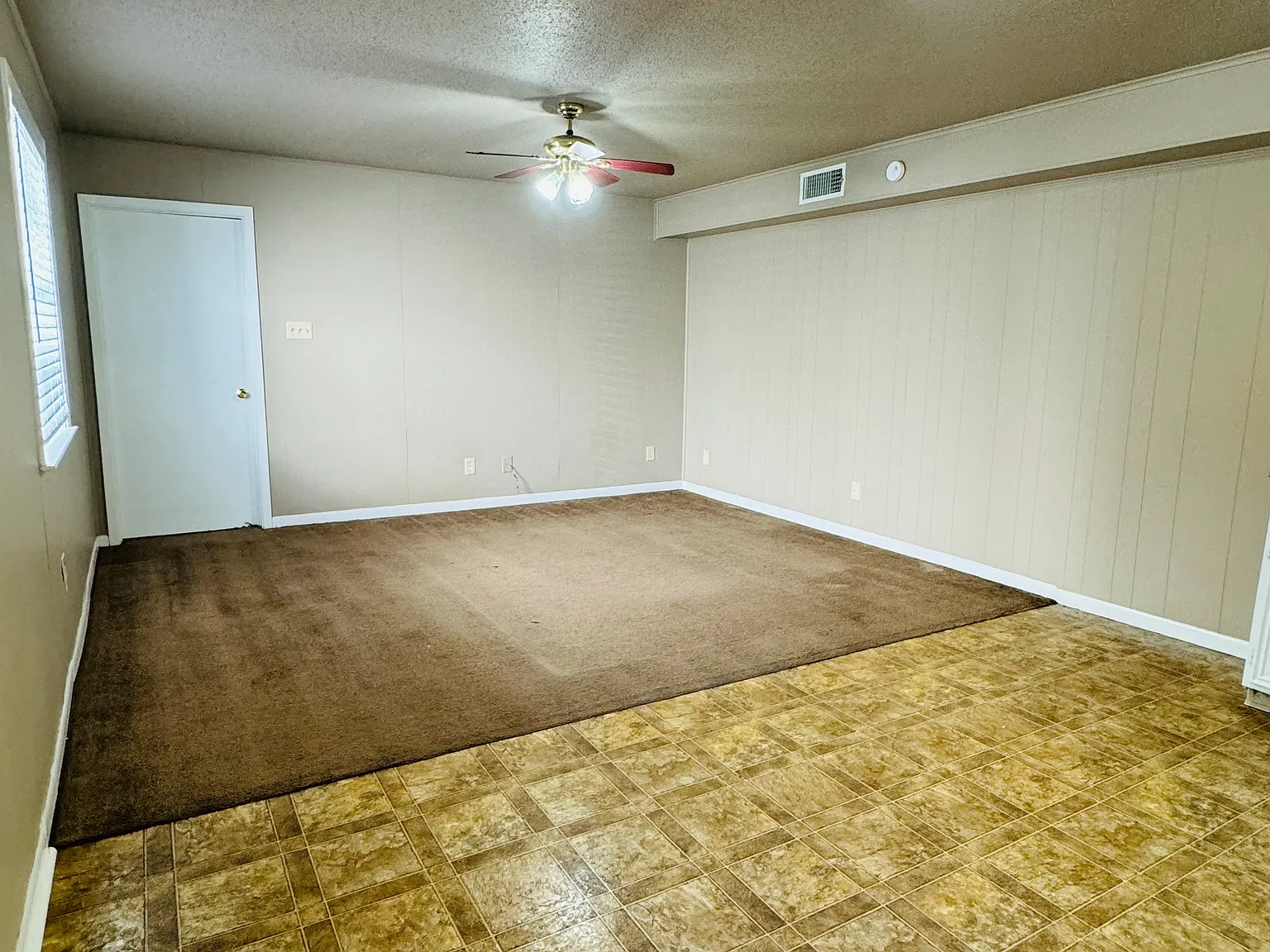 2 bed, 2.0 bath, 930 sqft, $825 — Photo 2