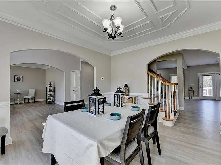 4805 Shelbourne Dr — Photo 9