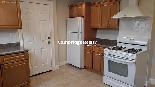 69 Newton St #2L Photo 1
