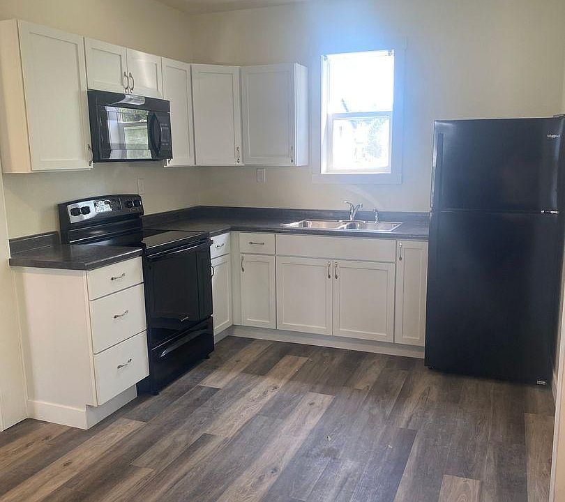 2nd image of 421.5 Niagara St
