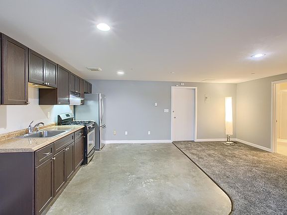 4th image of 810 Taylor Ave N #C23