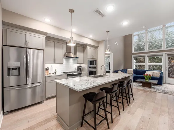 2975 Bernard View Ln, Columbus, OH 43209