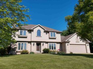4072 Old Car Ct, De Pere, WI 54115