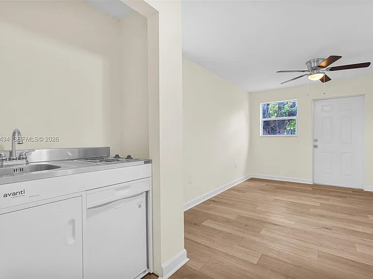 299 NW 43rd St — Photo 2