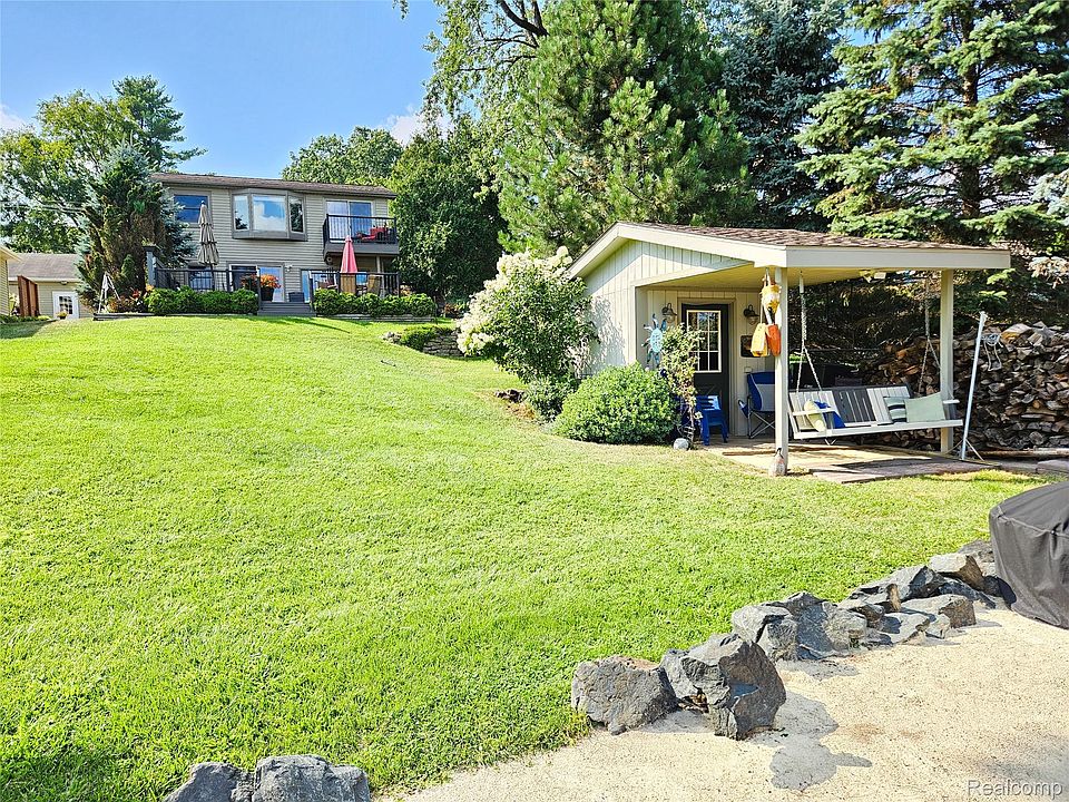 1st image of 1325 Beach Dr