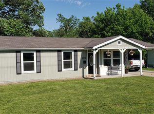 606 Roosevelt Ave, Warrenton, MO 63383