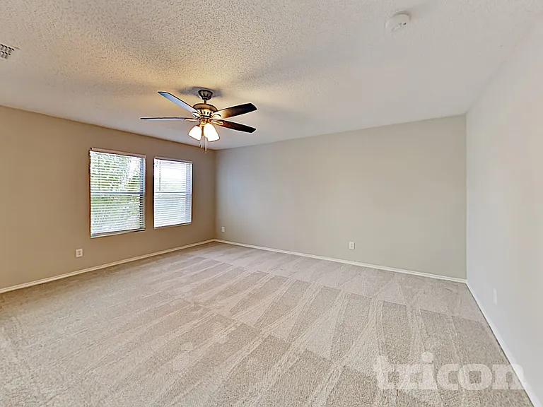 1688 Wildrose Dr — Photo 16