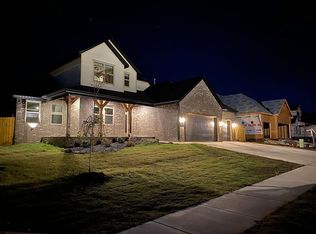 691 Maplewood Dr, Centerton, AR 72719