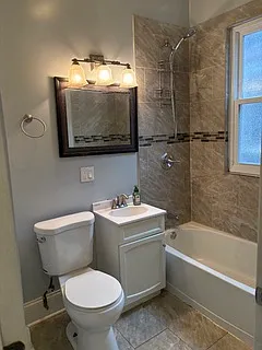 7229 S East End Ave — Photo 2