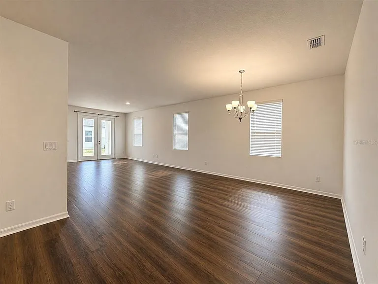2272 Derwent Dr — Photo 9