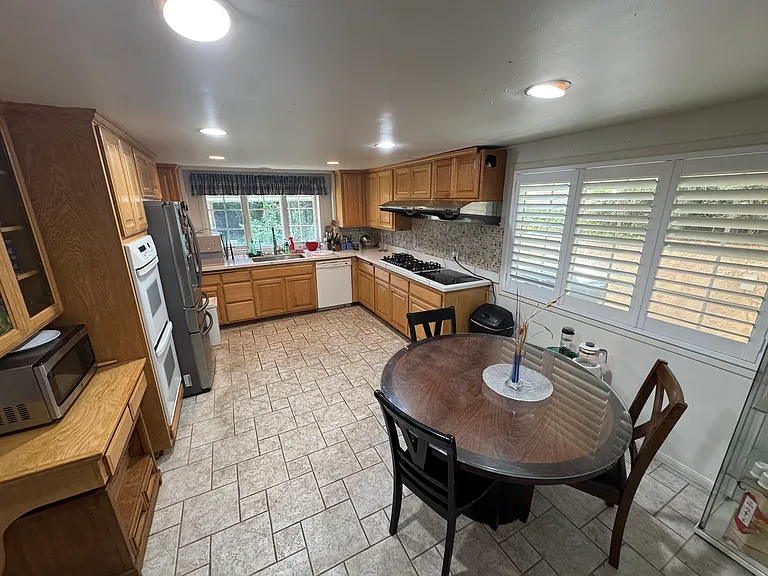 1820 E North Hills Dr — Photo 22