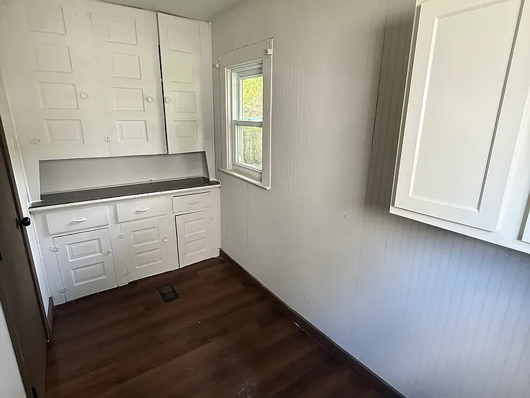 1036 Lexington Ave — Photo 12