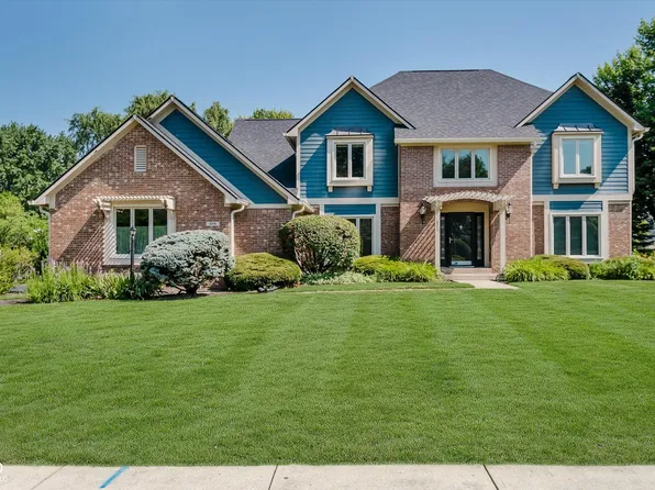 678 Smokey Ln, Carmel, IN 46033