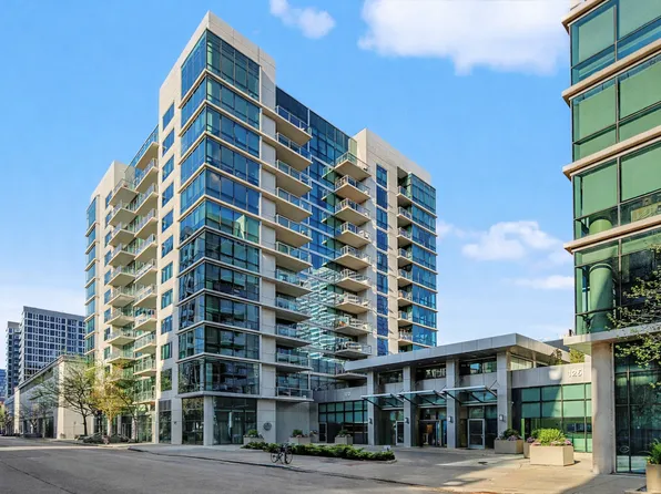 123 S Green St APT 702B, Chicago, IL 60607