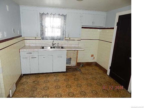 5th image of 176 Martha Ave