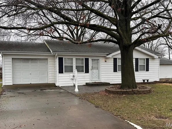 414 Short St, Red Bud, IL 62278