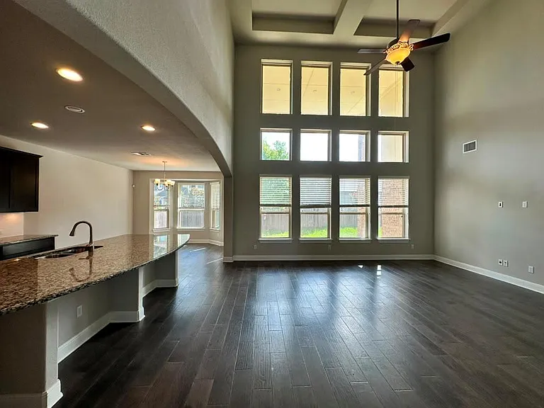 3004 Desert Shade Bnd — Photo 5