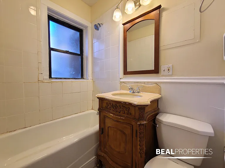 740-50 West Addison Street — Photo 7