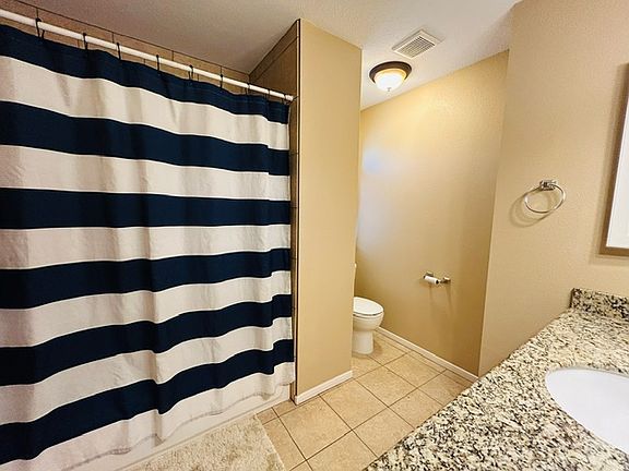4th image of 2318 Tracy Ln #B