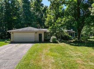 8144 S Park Dr, Garrettsville, OH 44231