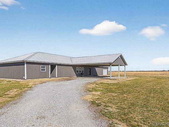 4th image of 2600 W 410th Rd