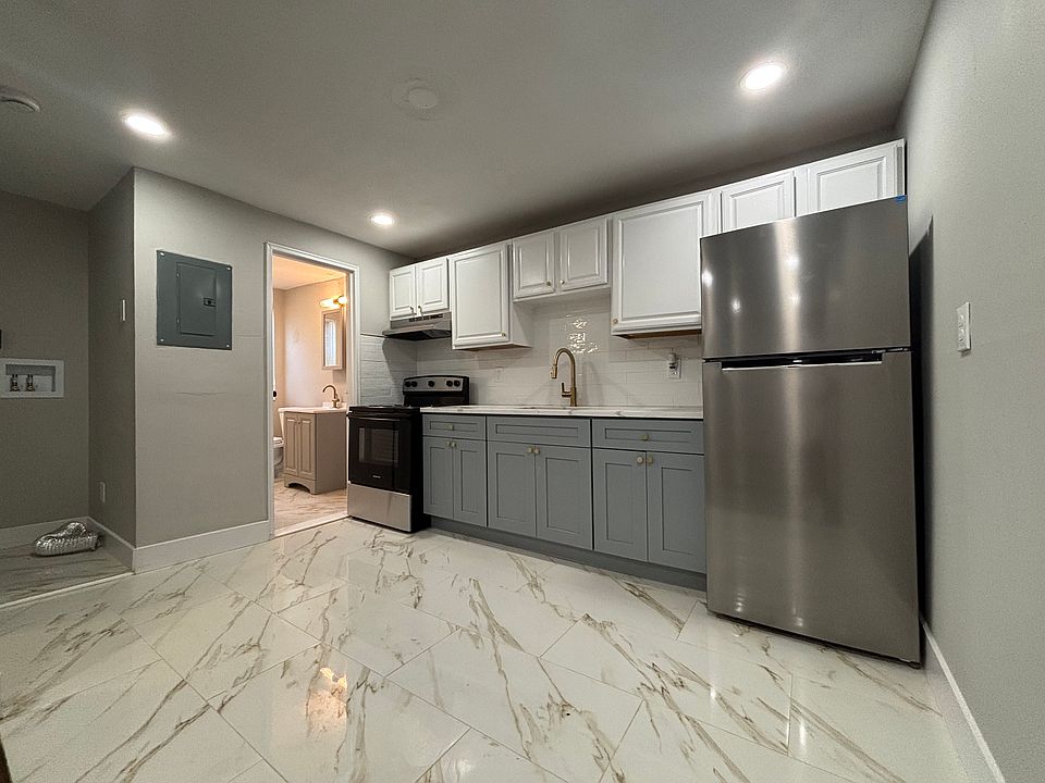 1st image of 110 Maltby St #11
