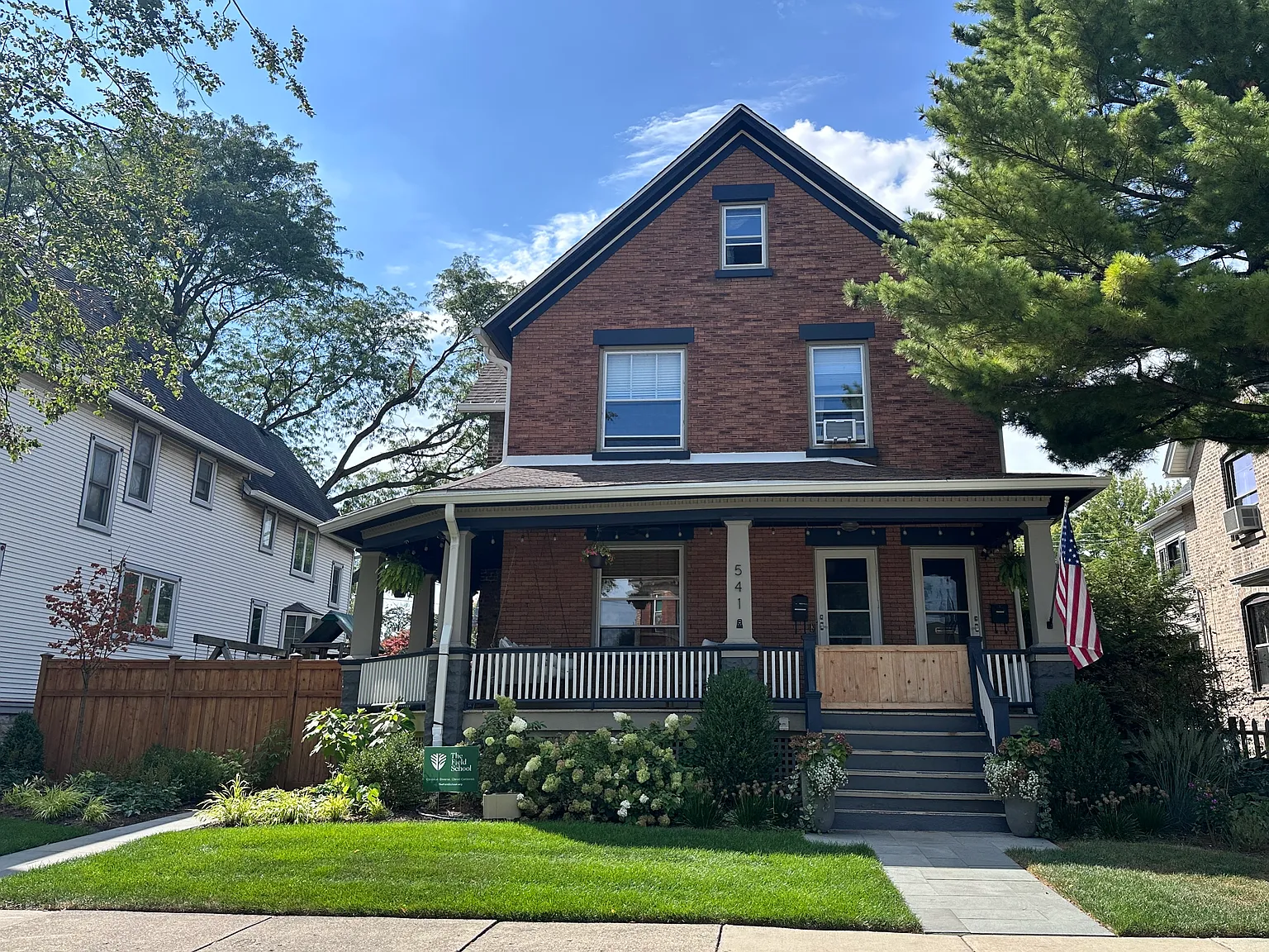3 bed, 1200 sqft, $2,400 — Photo 1