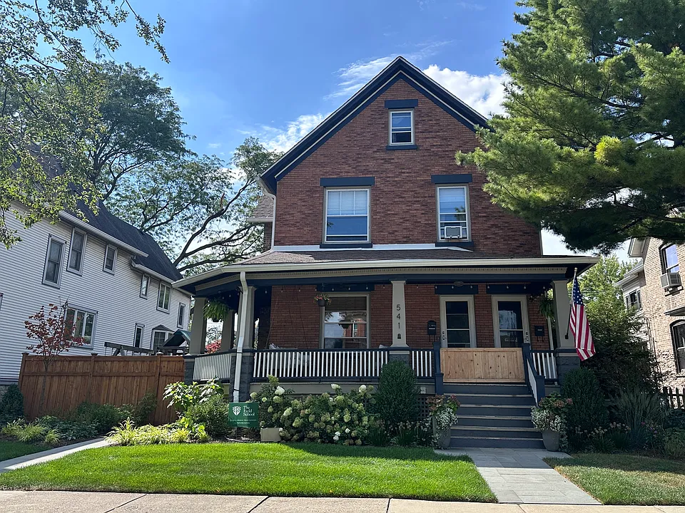 541 Beloit Ave #2