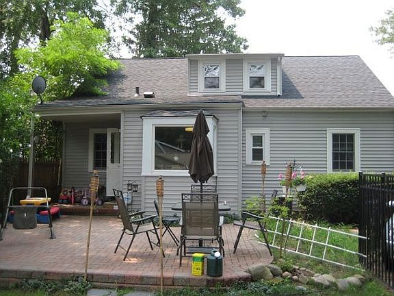 4th image of 41 Hoyer Ave