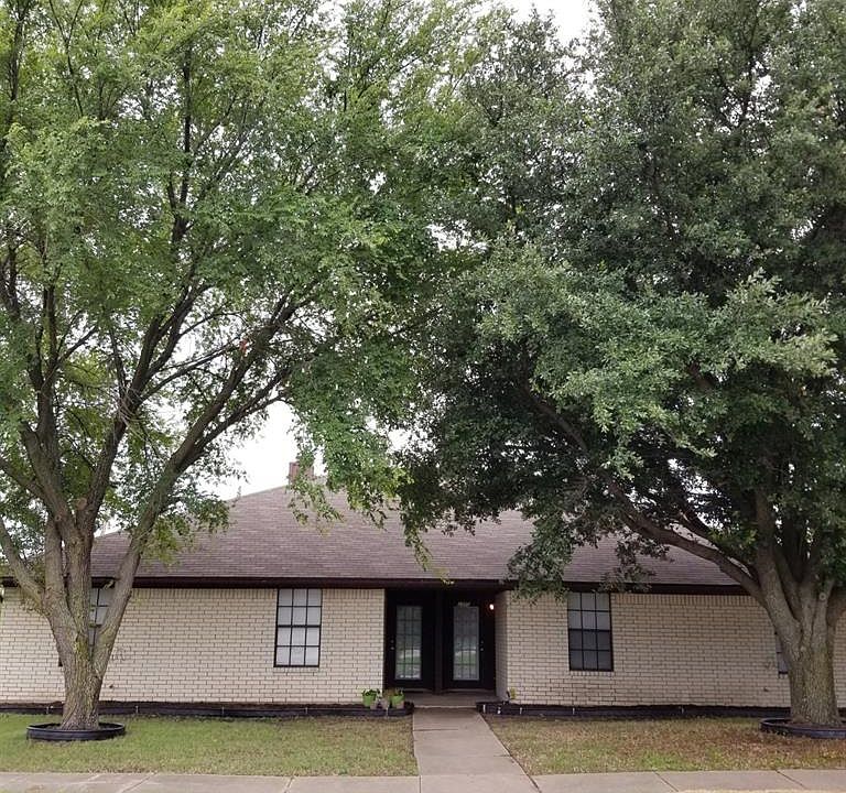 1st image of 2305 Meadow Ln